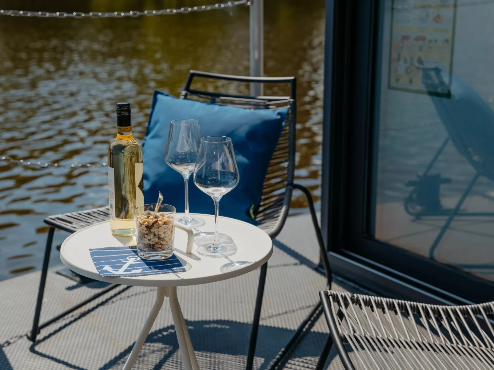 Floating Home-Hausboot in Mettlach Hafen-Buiten
