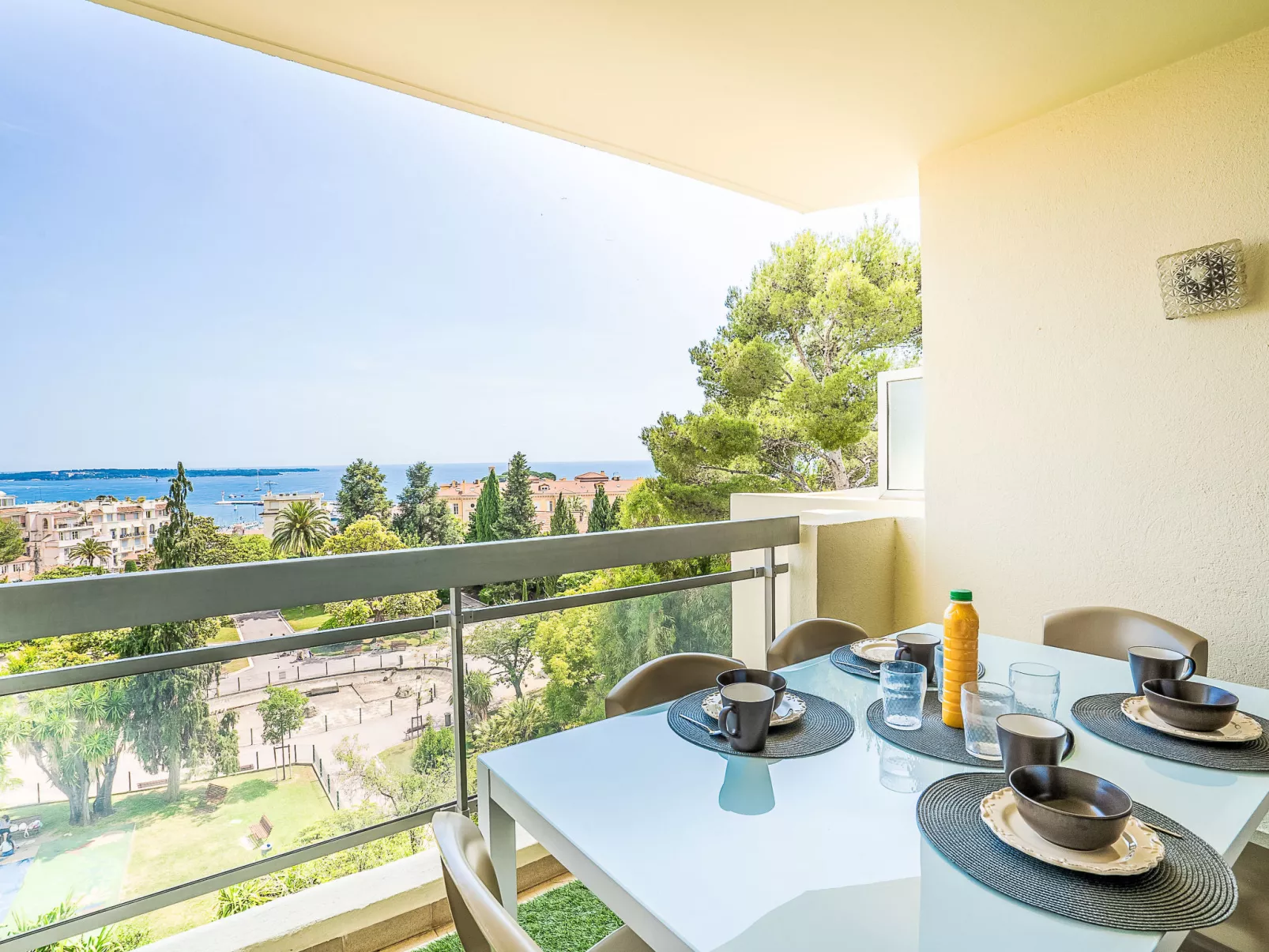 Cannes Parc-Buiten