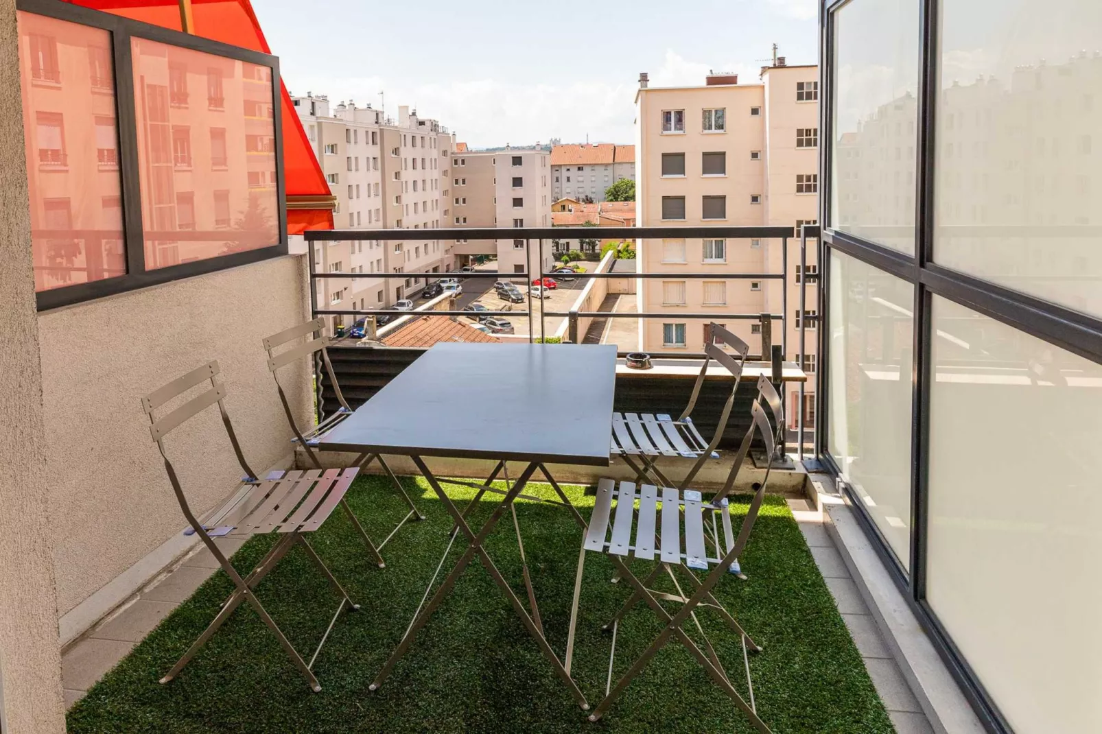 BR-12-REPUBLIQUE-Terrasbalkon