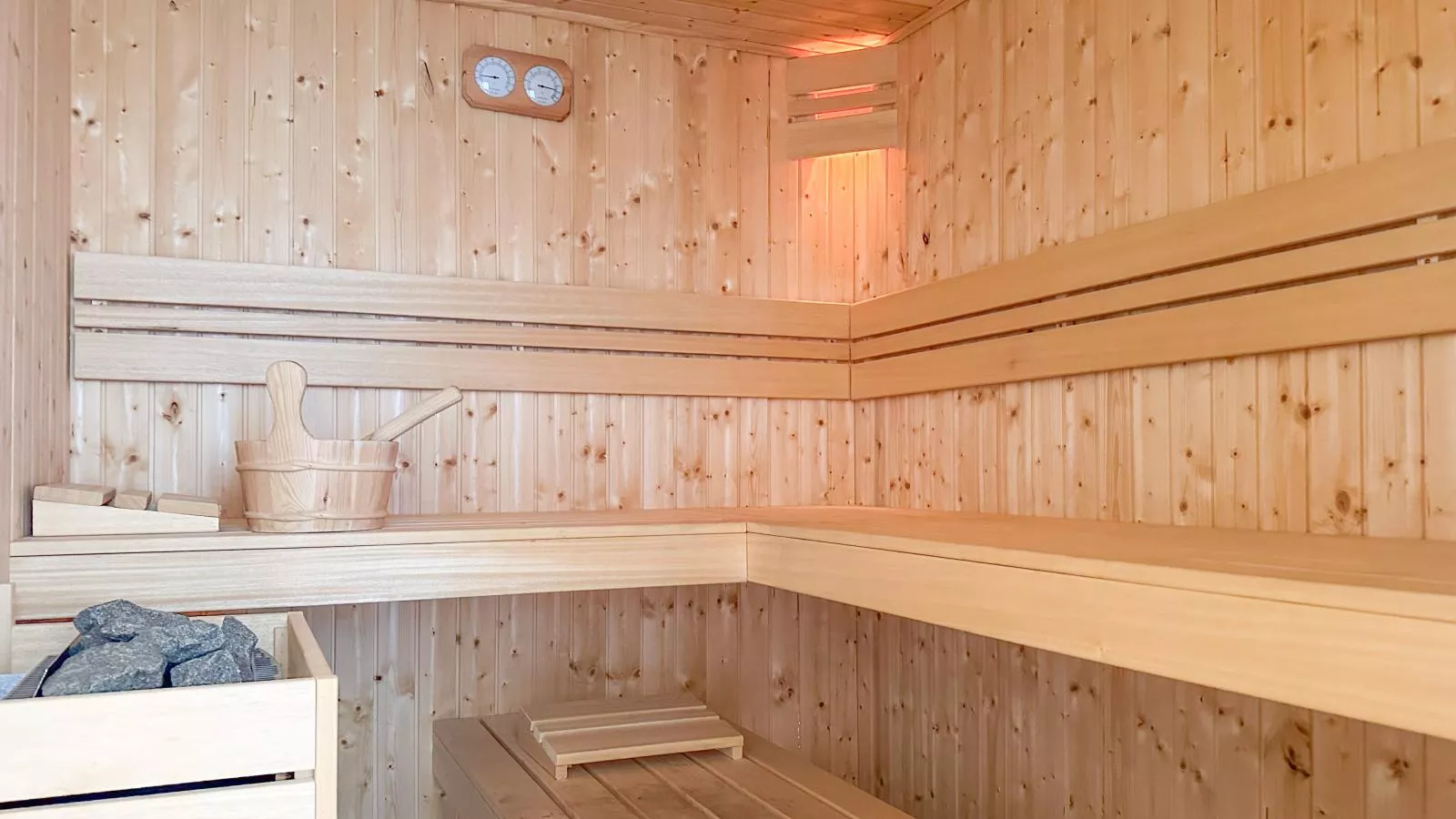 Coast and Calm 57-Sauna