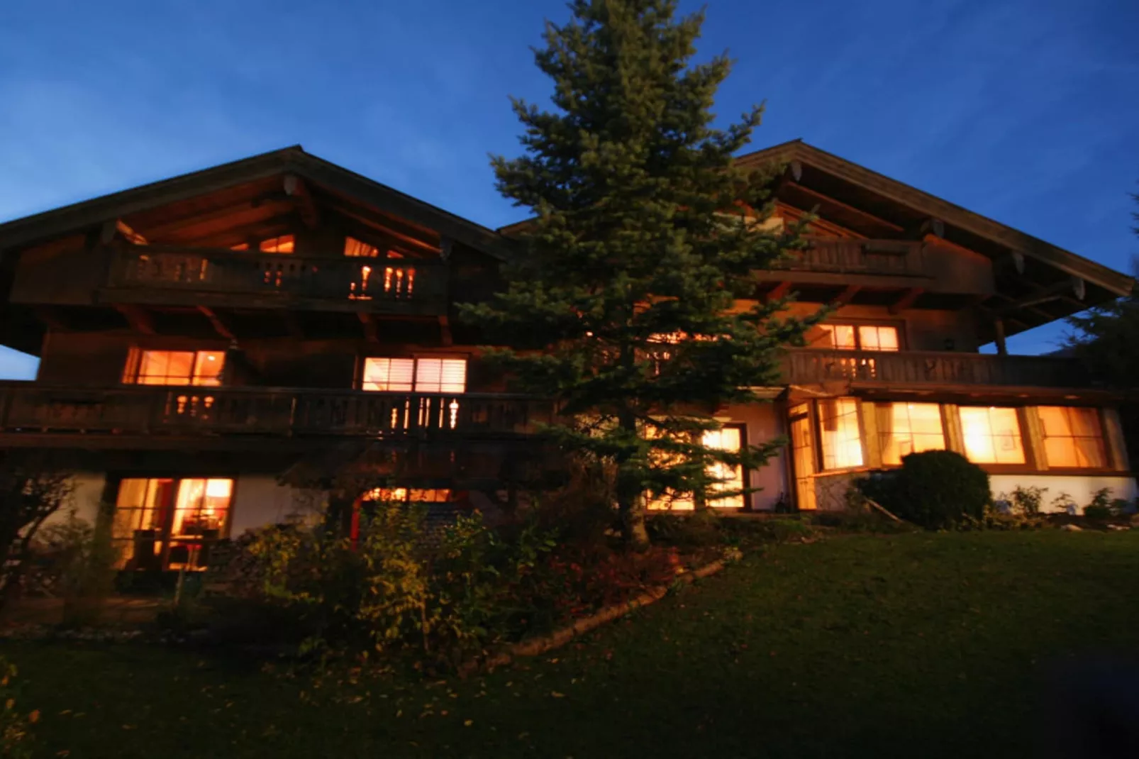 Monika-Buitenkant zomer