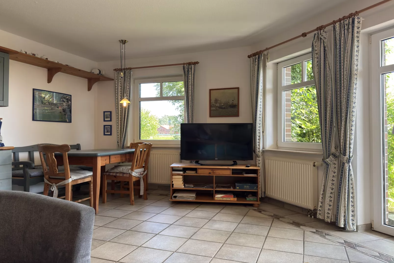 Ferienwohnung Fedderwardersiel-Woonkamer