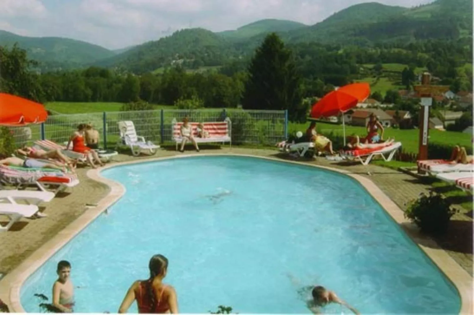Les Chalets des Ayes 6-Zwembad