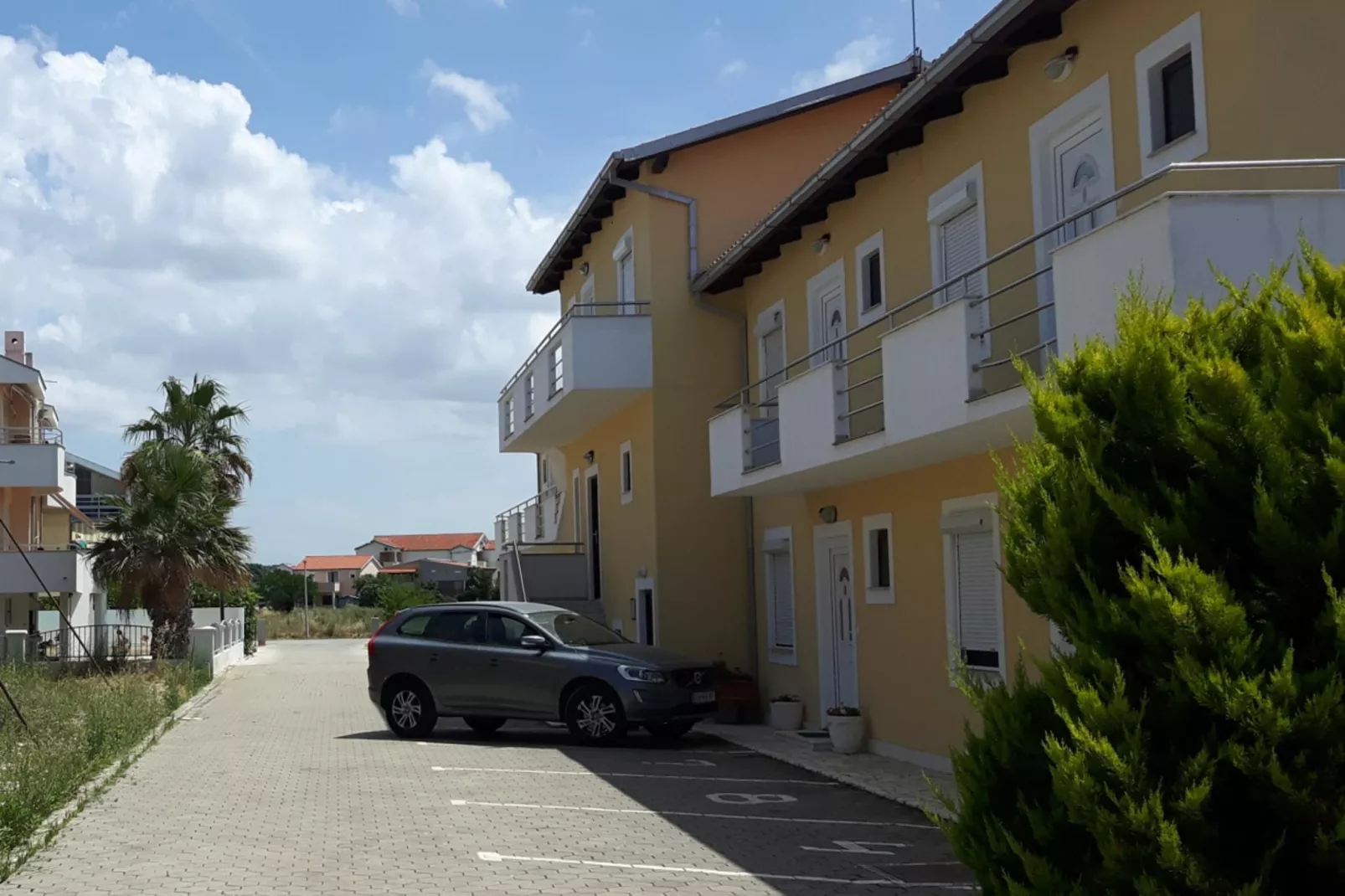 Appartement LUG 2 / 55qm AP10 / first floor-Buitenkant zomer