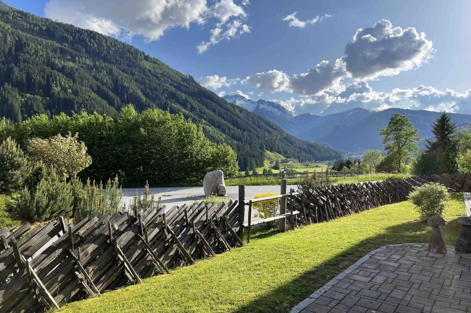 AlpenPura - Chalet Steinbock-Tuinen zomer