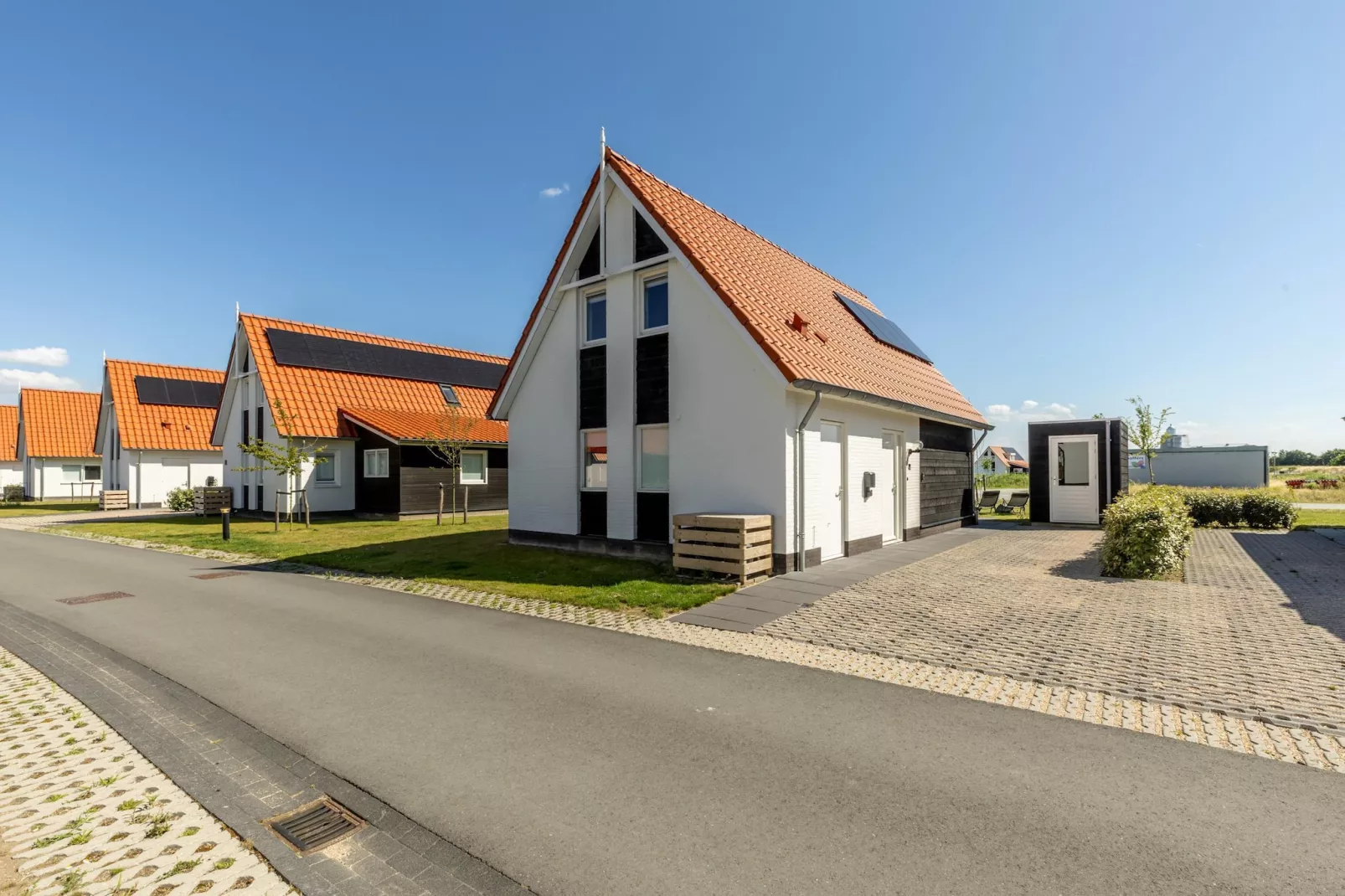 De Pluvier Huis Nr 38-Buitenkant zomer