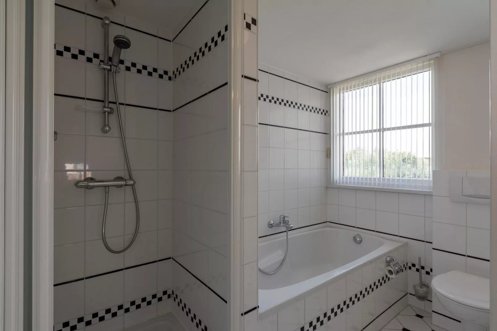De Buitenplaats 16-Badkamer