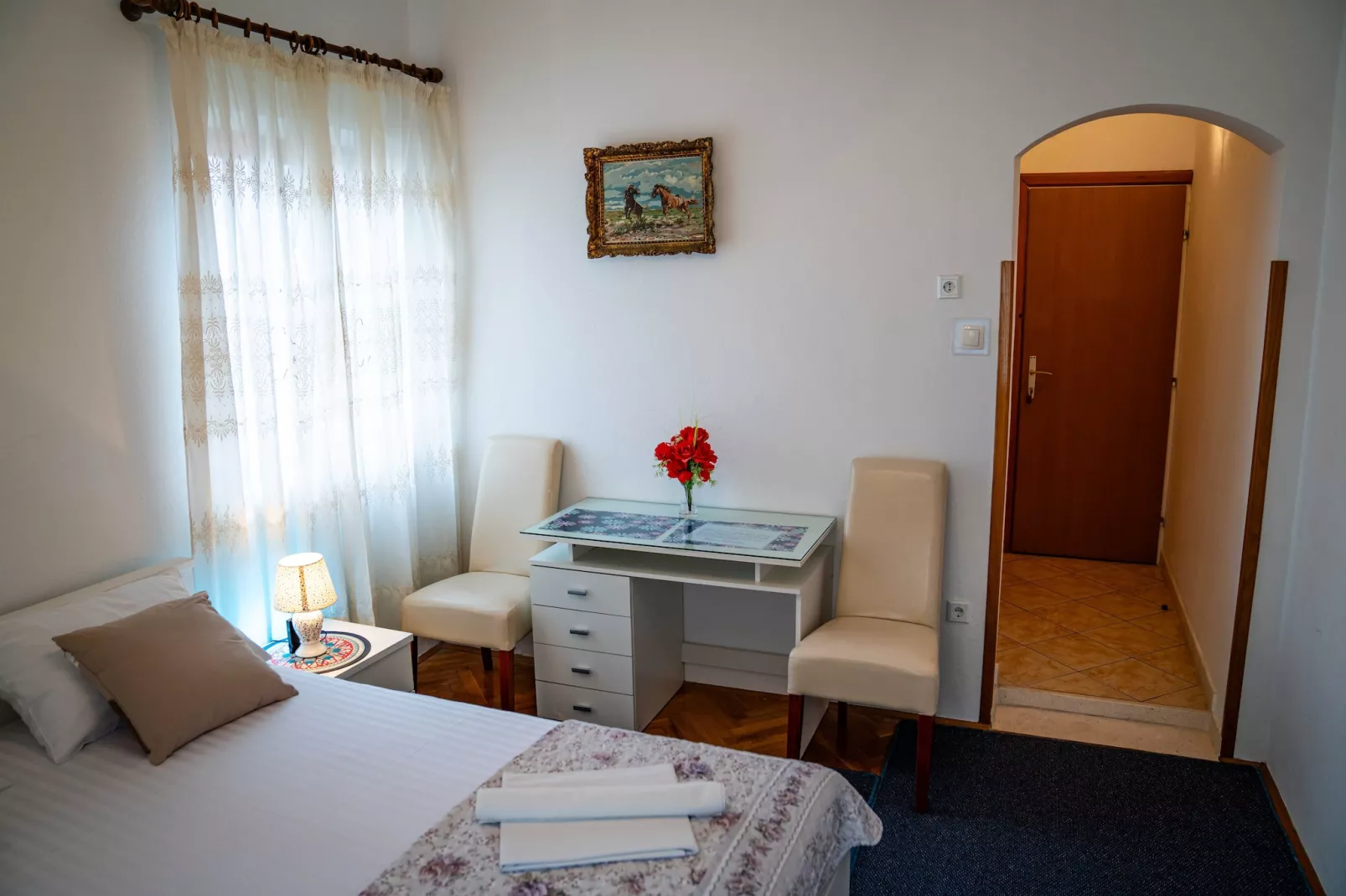 Guest House Cesic - Double Room No8-Slaapkamer