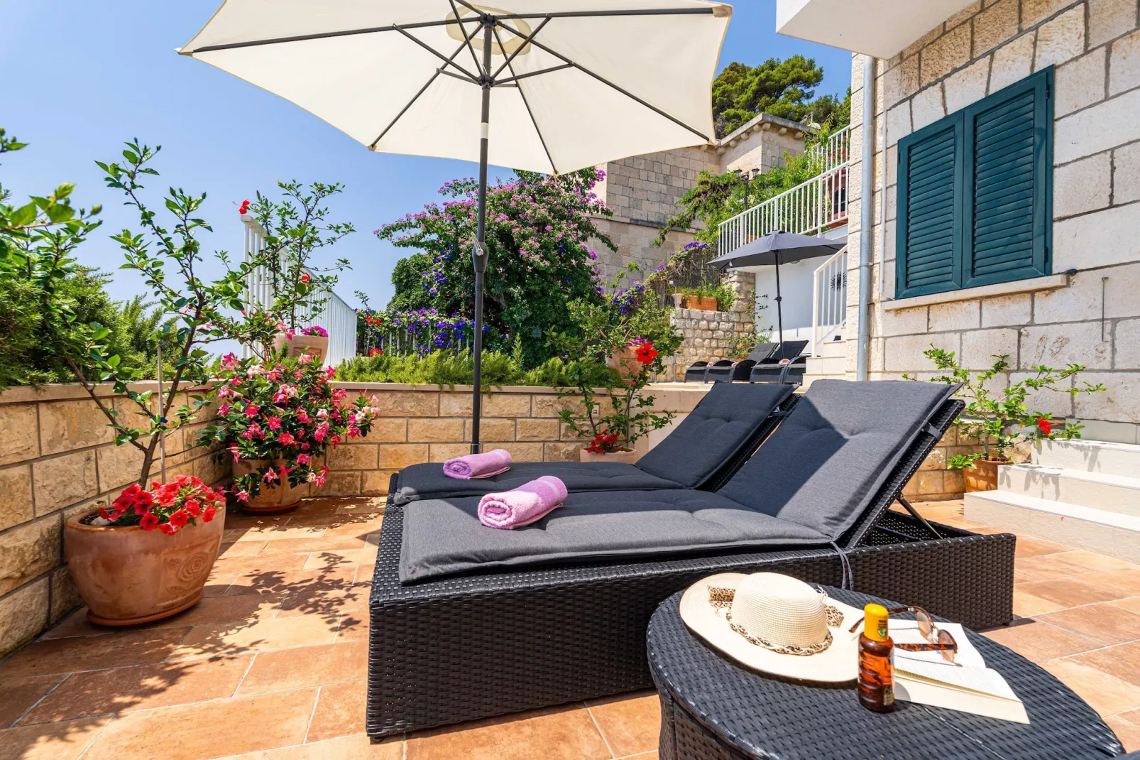 Villa Adrian - Six Bedroom Villa with Swimming pool and Sea View-Terras