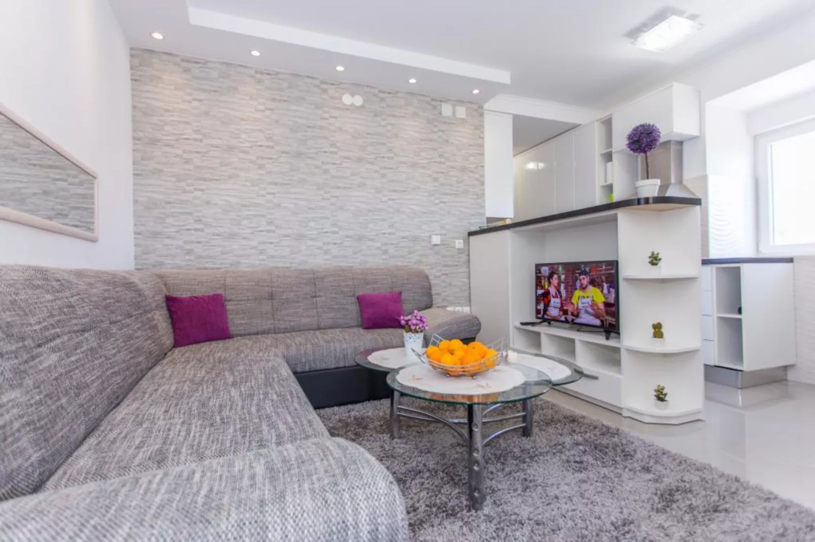 Apartment Mojaš - Two Bedroom Apartment with Terrace-Woonkamer
