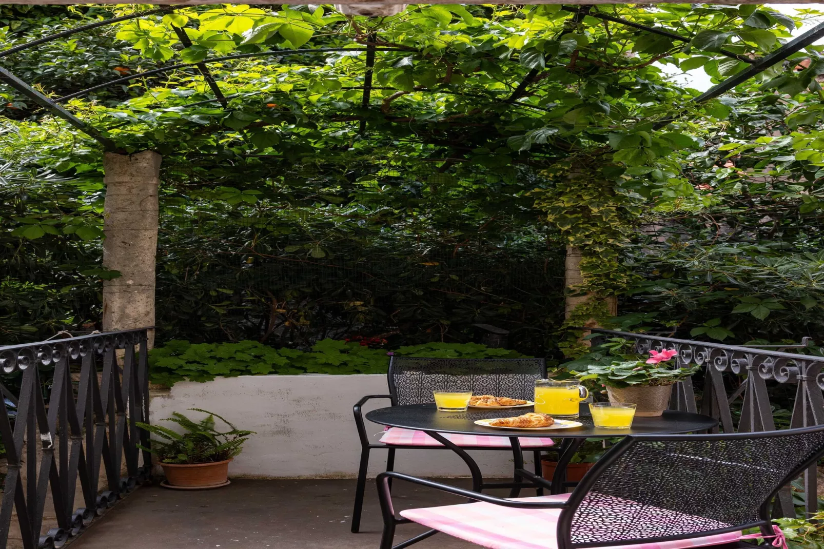 Apartment Taura -  Studio Apartment with Balcony and Old City View-Buitenlucht