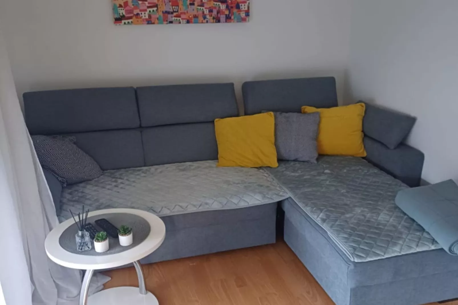 Apartment Alba - Three Bedroom Apartment with Loggia-Woonkamer