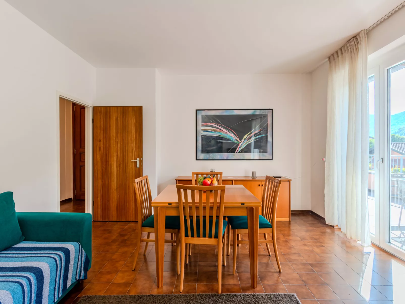 Domaso central apartment-Binnen