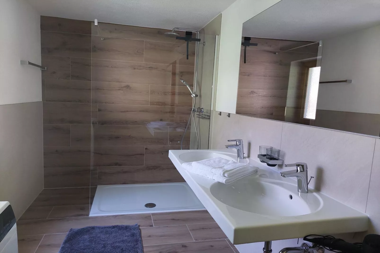 Ferienhaus Die Ginin-Badkamer