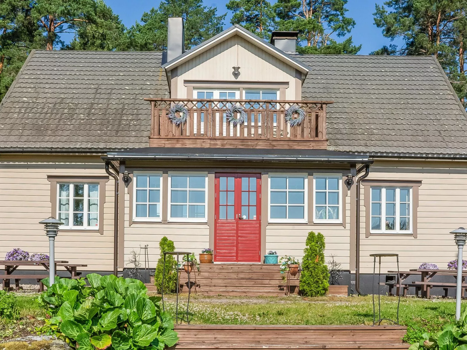 Päätalo, mökkilomat ja perhejuhlat-Binnen