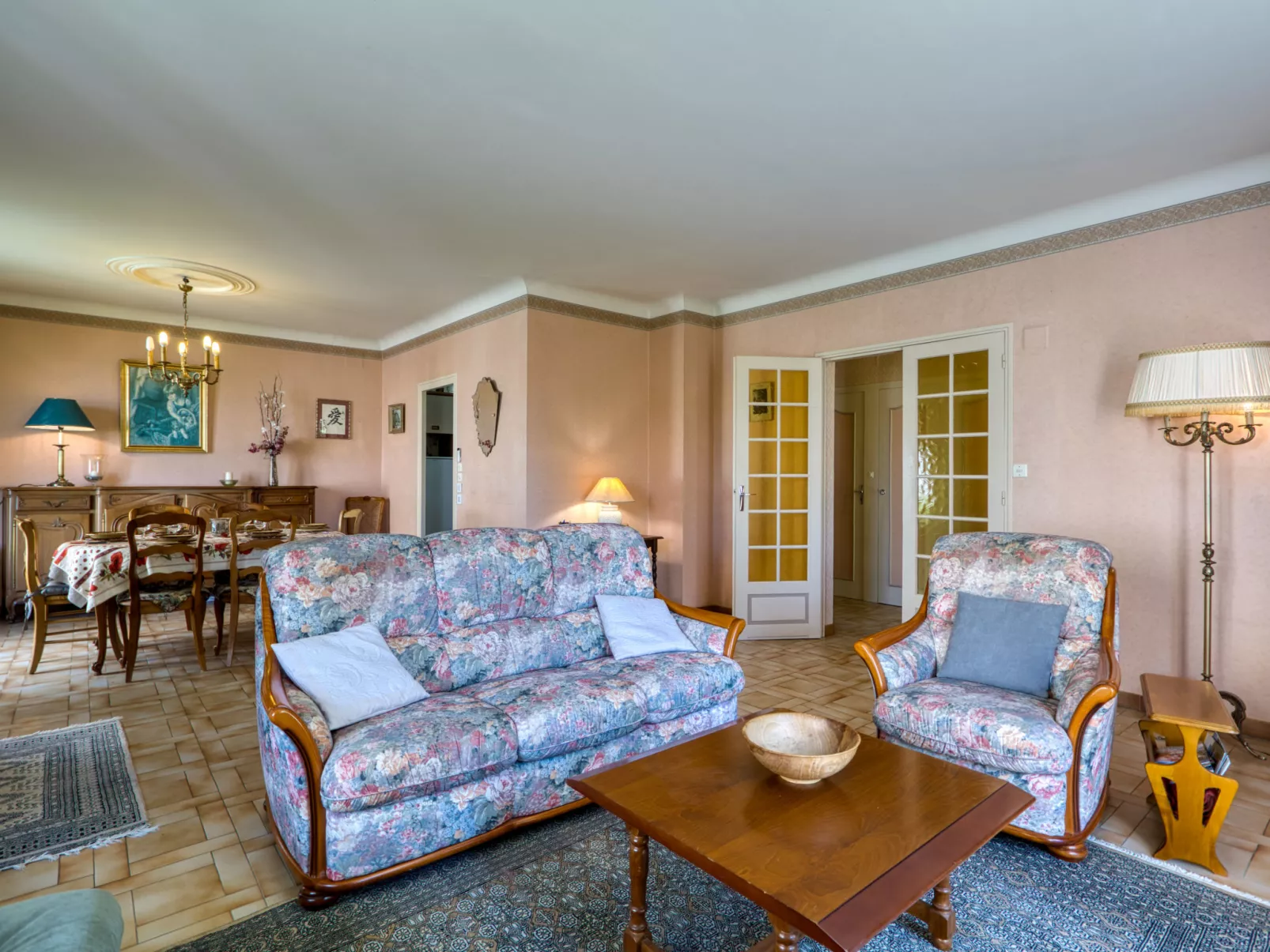 Maison Pasteur-Binnen