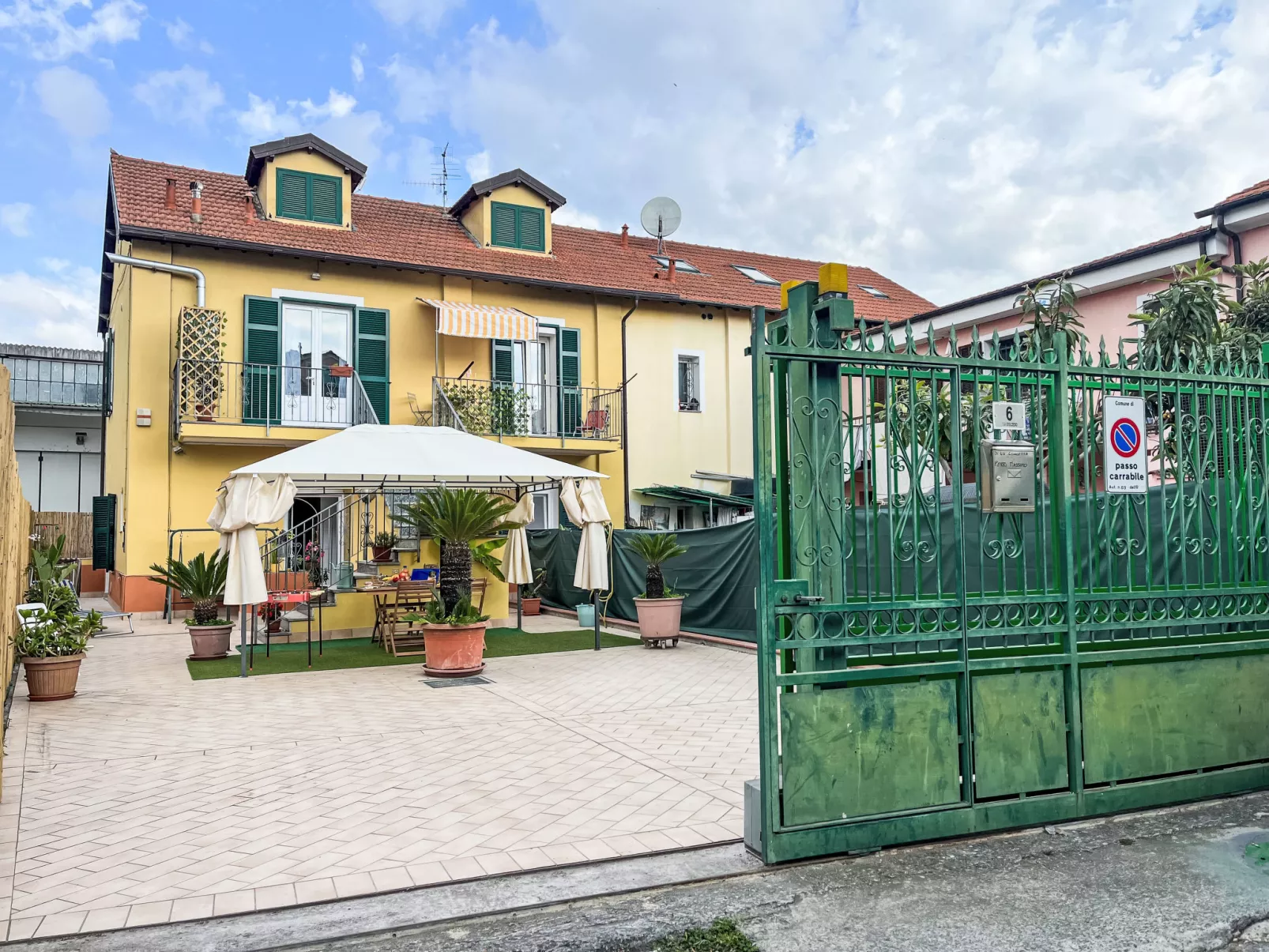 Tra Mare e Collina-Buiten