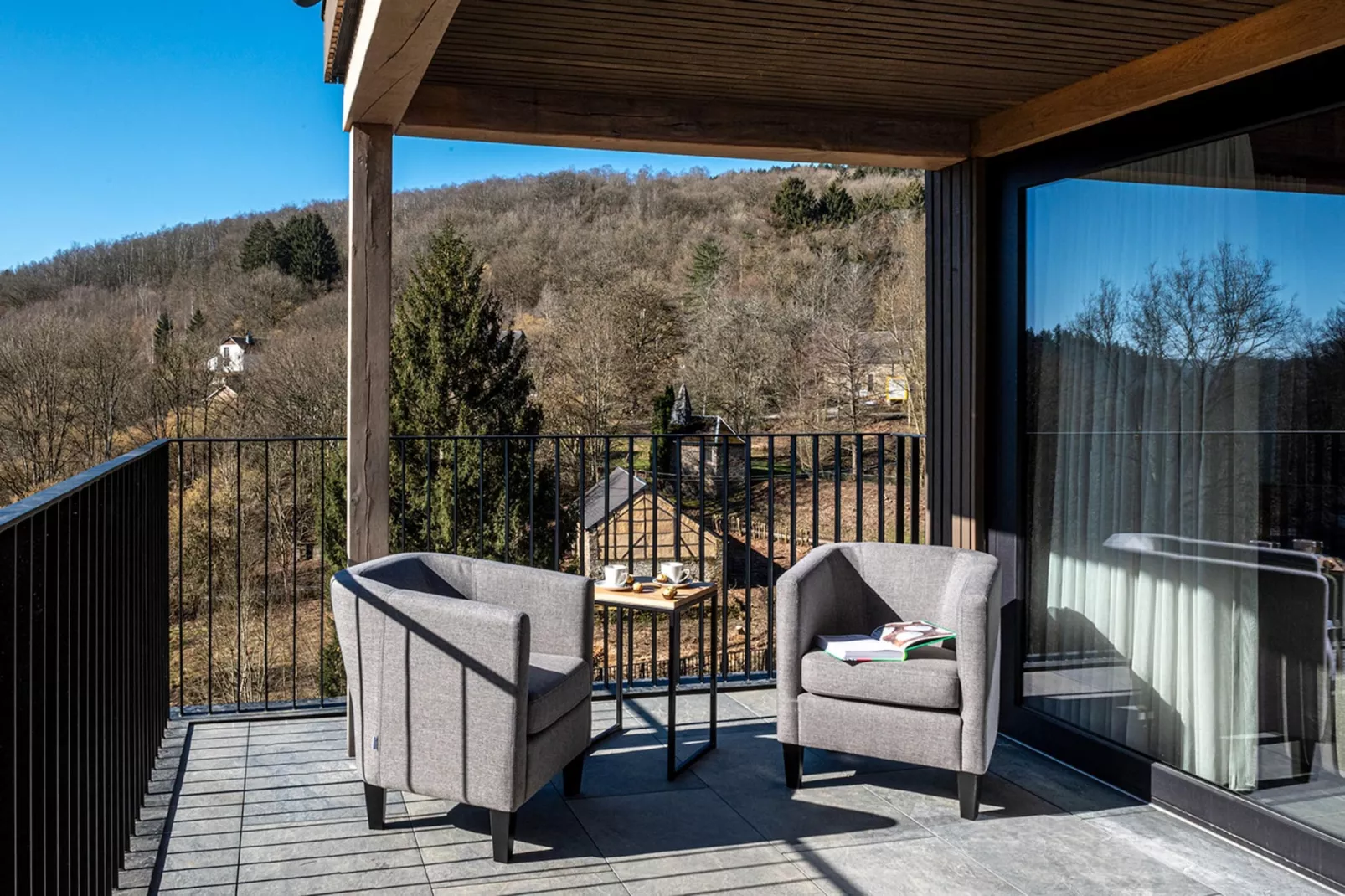 Anatura 4-Bedroom Villa-Terrasbalkon