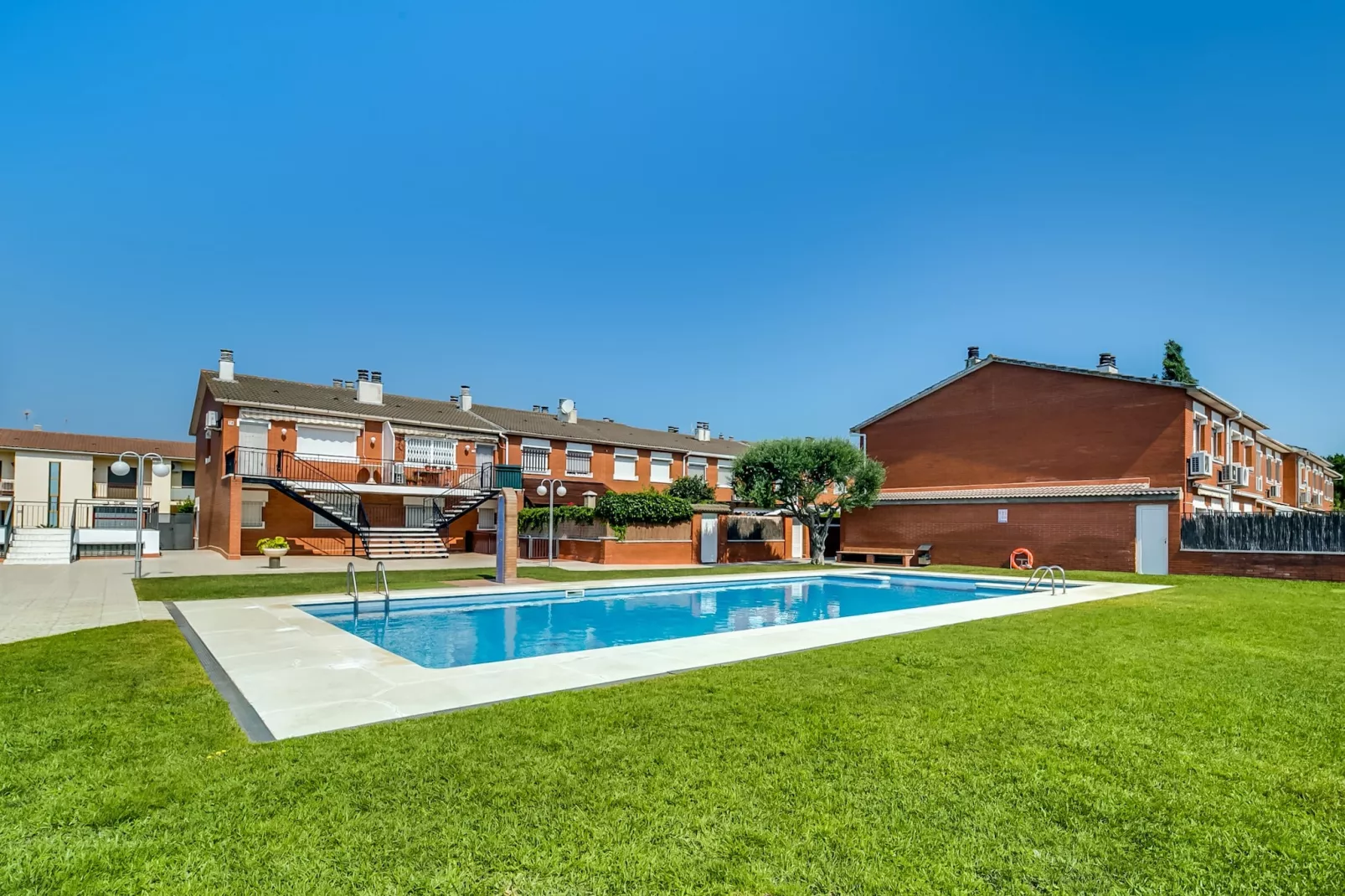 Vivalidays Casa Pinell -Palafolls- Costa Barcelona-Zwembad