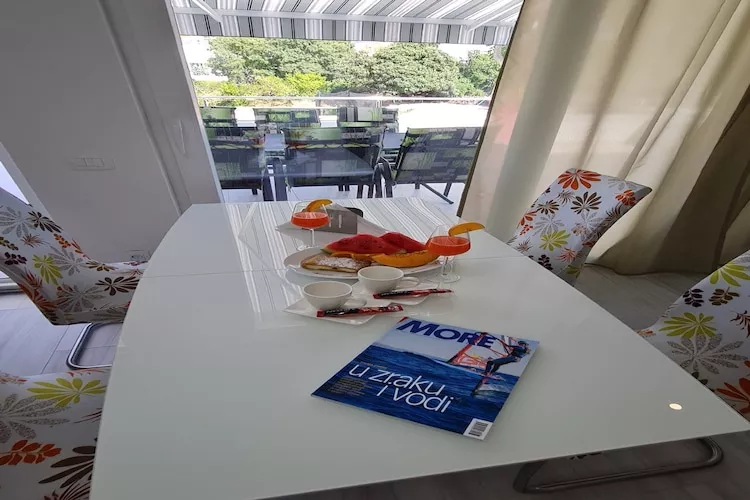 Luxury apartment ANI II with hot tub  - Two Bedroom Apartment with Terrace-Eetkamer