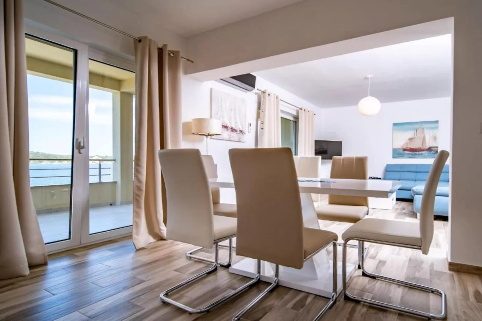 Apartments Villa Oceanus - Sea View Apartment 1 Golden sun-Eetkamer