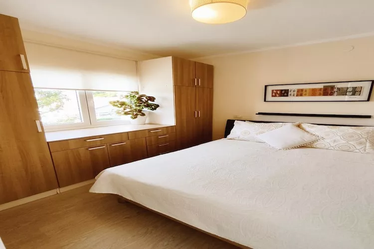 Apartment Ana with a partial sea view - Two Bedroom Apartment with Balcony and a Partial Sea View-Slaapkamer