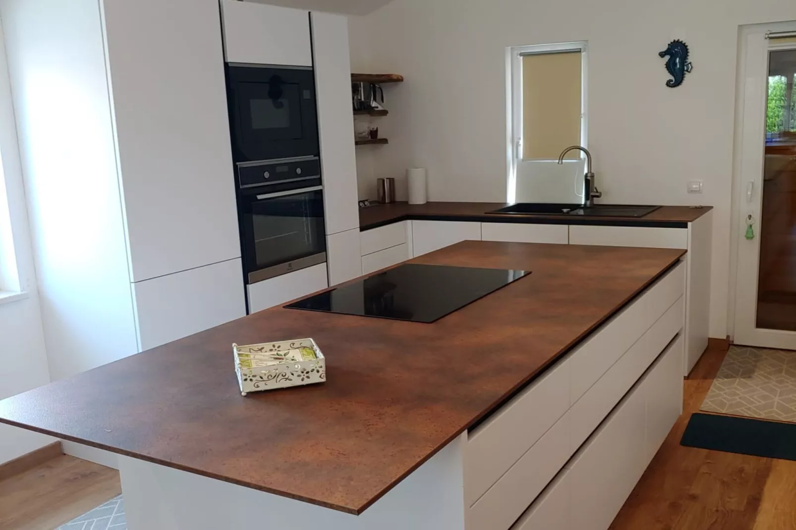 Three Bedroom Apartment with Terrace-Keuken