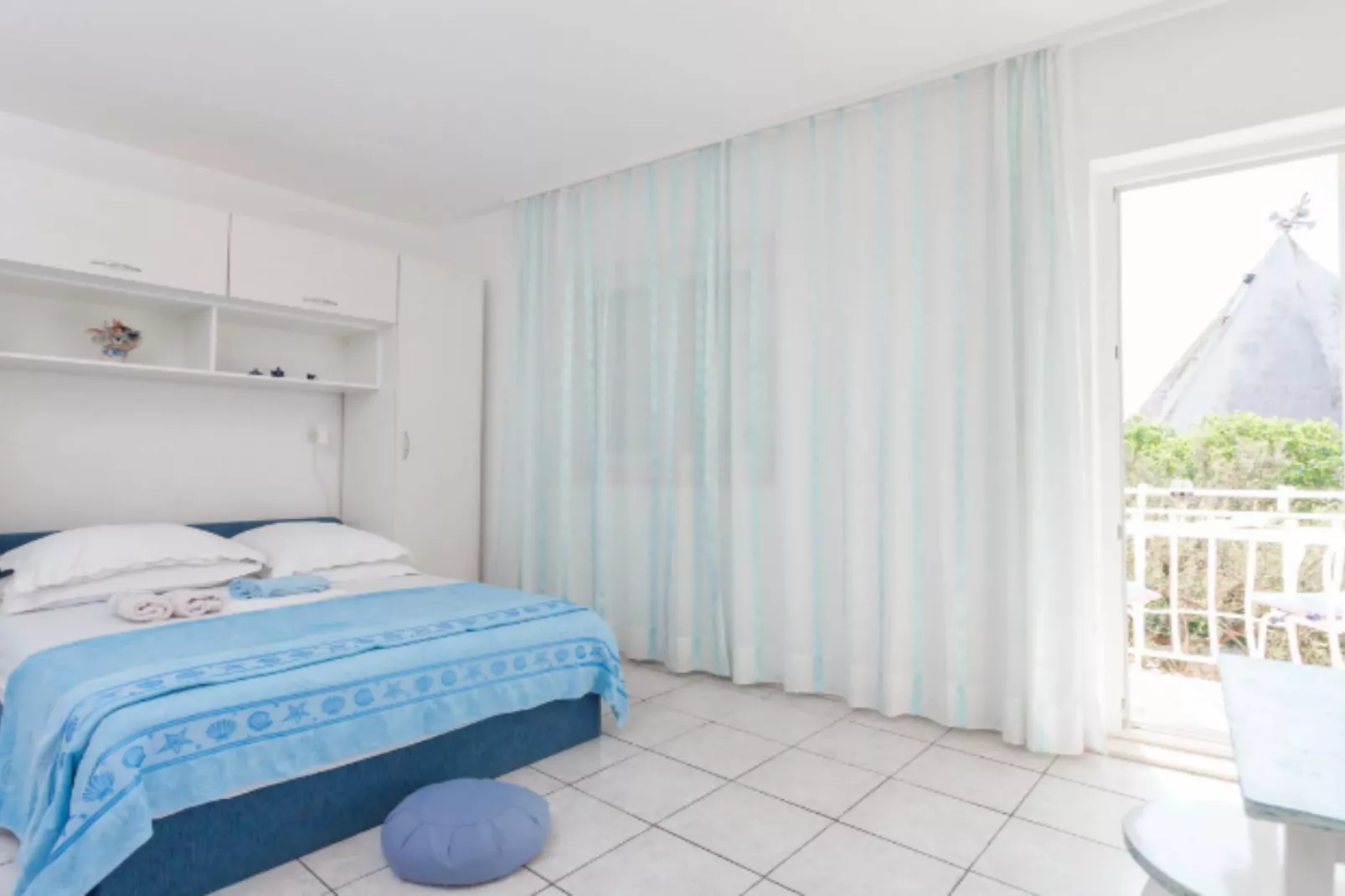 Apartments Lili - Two Bedroom Apartment with Balcony-Slaapkamer