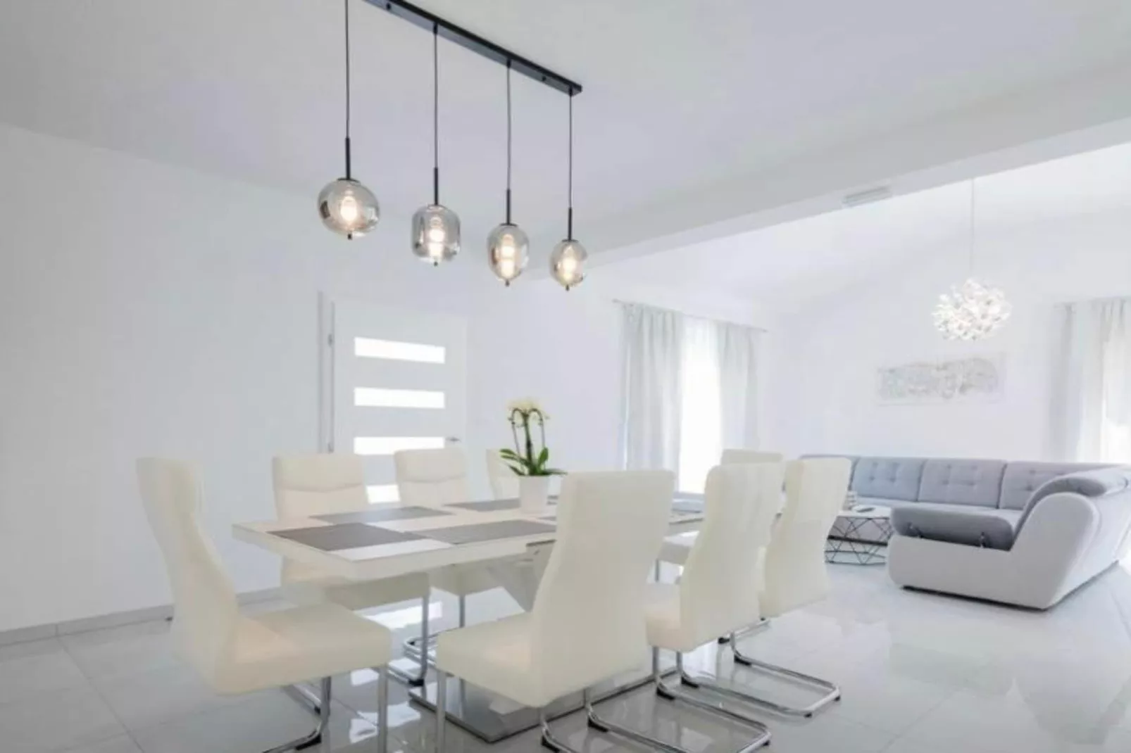 Villa Rest for the soul - Four Bedroom Villa-Eetkamer