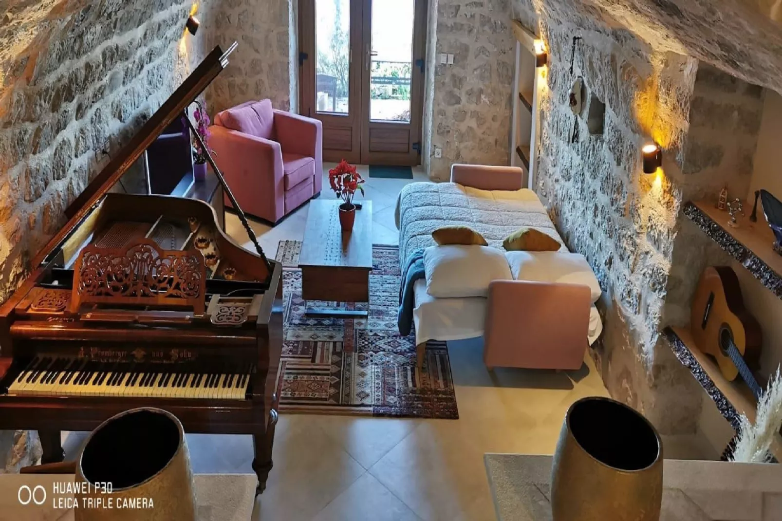 Apartment Fortuno - One Bedroom Apartment with Terrace and Sea View-Woonkamer