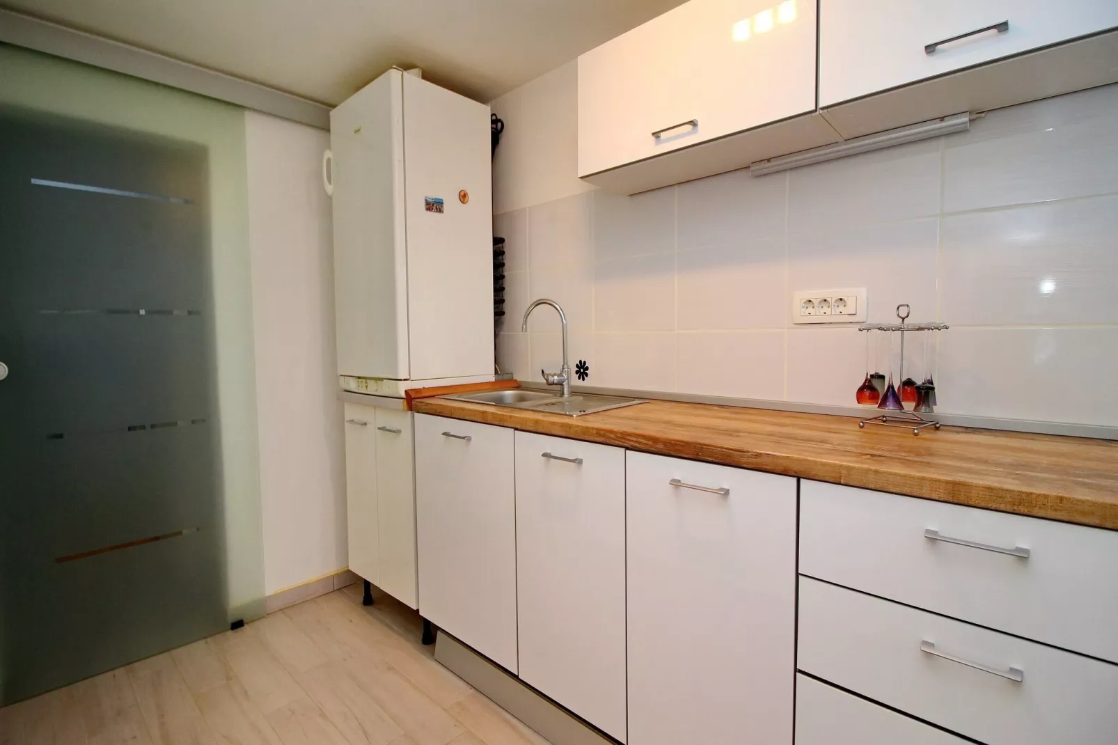 Holiday Home Bili Žal - Two Bedroom Holiday Home with Terrace and Sea View-Keuken