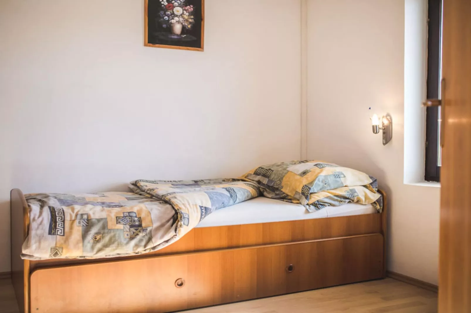 Apartments Jug - Standard Studio Apartment with Balcony and Sea View-Slaapkamer