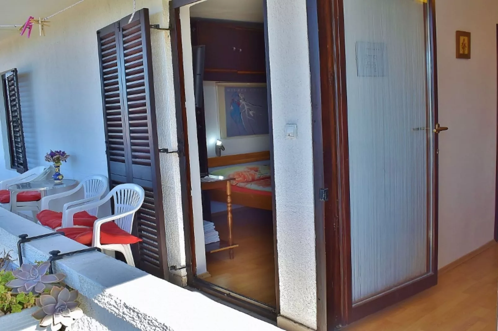 Apartments Jug - Comfort Studio Apartment with Balcony-Terrasbalkon