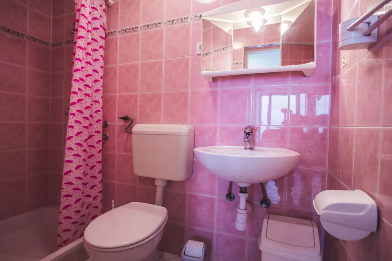 Apartments Jug - Studio Apartment with Private Garden-Badkamer