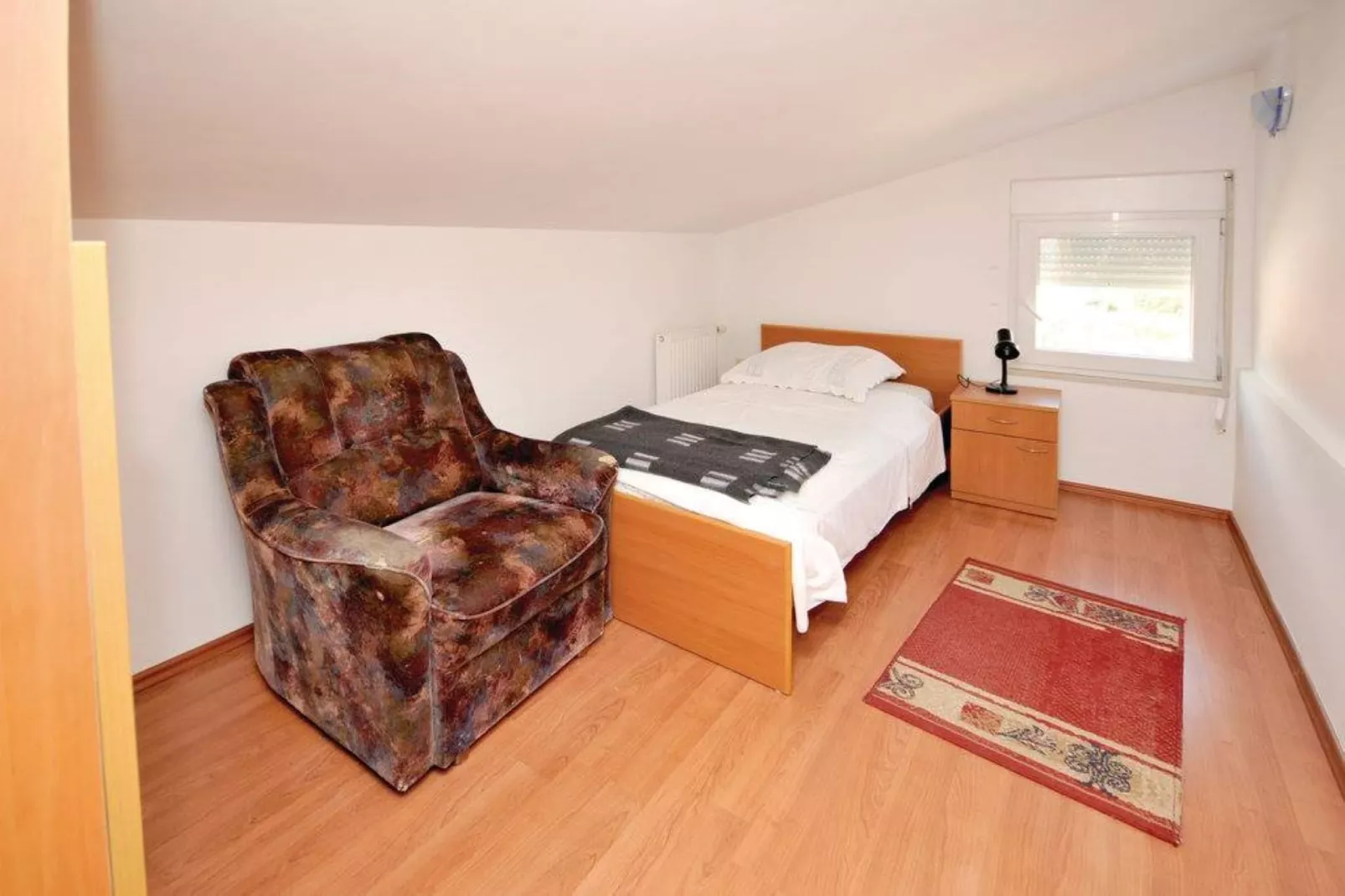 Chic and Stylish Kastel Novi Apartment with Pool - Five Bedroom Apartment With Pool-Slaapkamer