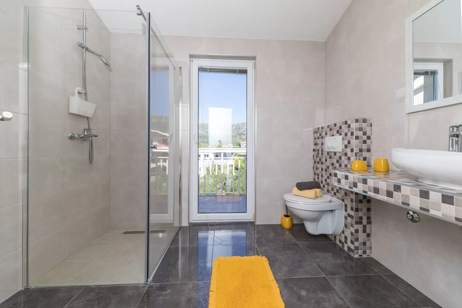Two Bedroom Apartment with Balcony (Owner Blue)-Badkamer