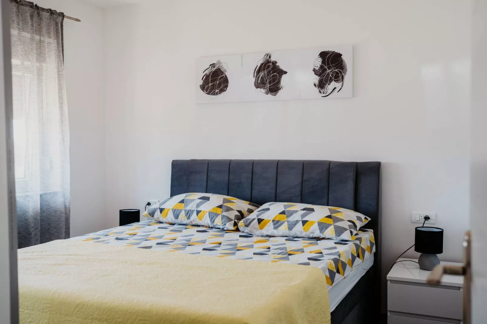 Modern Seget Vranjica Apartment with Terrace - Two Bedroom Apartment with Terrace-Slaapkamer