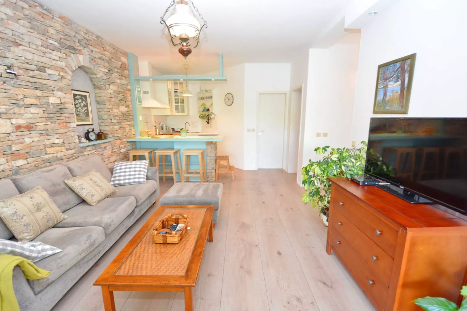 Blissful Bay Apartments Vrboska - Two Bedroom Apartment with Terrace (owner Kadulja)-Woonkamer