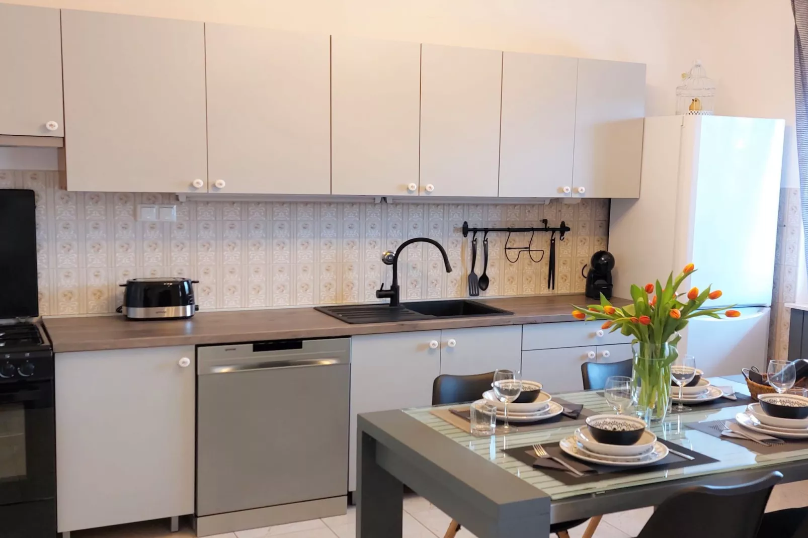 Modern Crikvenica Apartments with Sea View - Two Bedroom Apartment with Balcony-Keuken