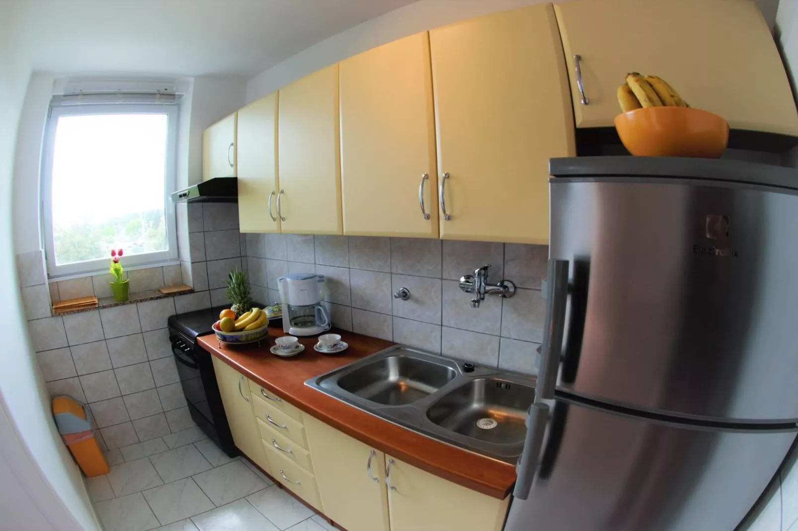 Bright and Breezy Apartment with Terrace and Sea View - Two Bedroom Apartment with Terrace and Sea View-Keuken