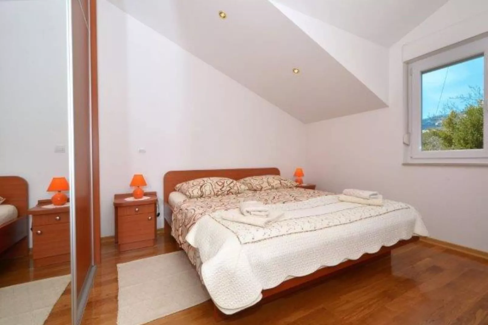 Bright Kaštela Apartment with Balcony and Private Parking - Two Bedroom Apartment-Slaapkamer