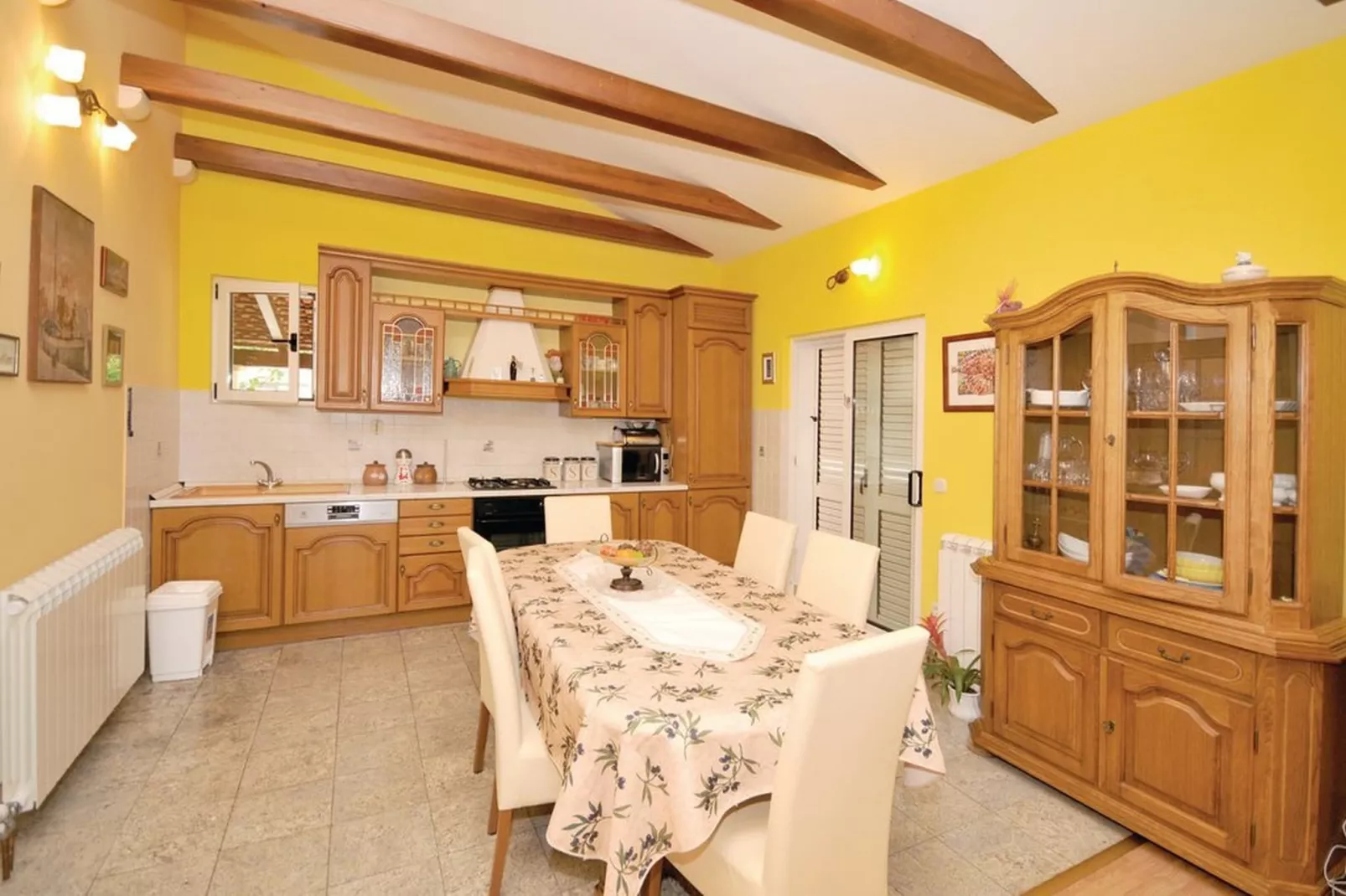 Picturesque Escape Holiday Home with Pool and Sauna - Four Bedroom Holiday Home with Sauna and Pool-Slaapkamer