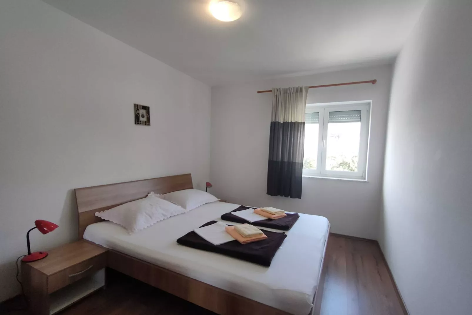 Apartments Krk with Sea View and Terrace - Classic Two Bedroom Apartment with Sea View ant Terrace (owner second floor)-Slaapkamer