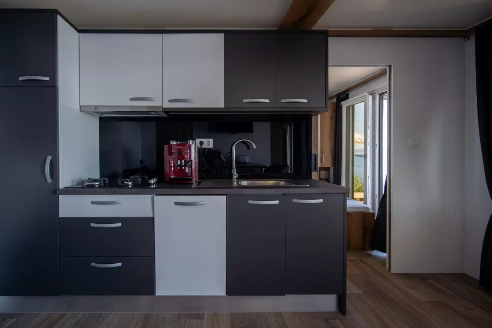 Seaside Deluxe Escape at Klenovica Camping - Two Bedroom Holiday Home with Terrace (owner 418)-Keuken