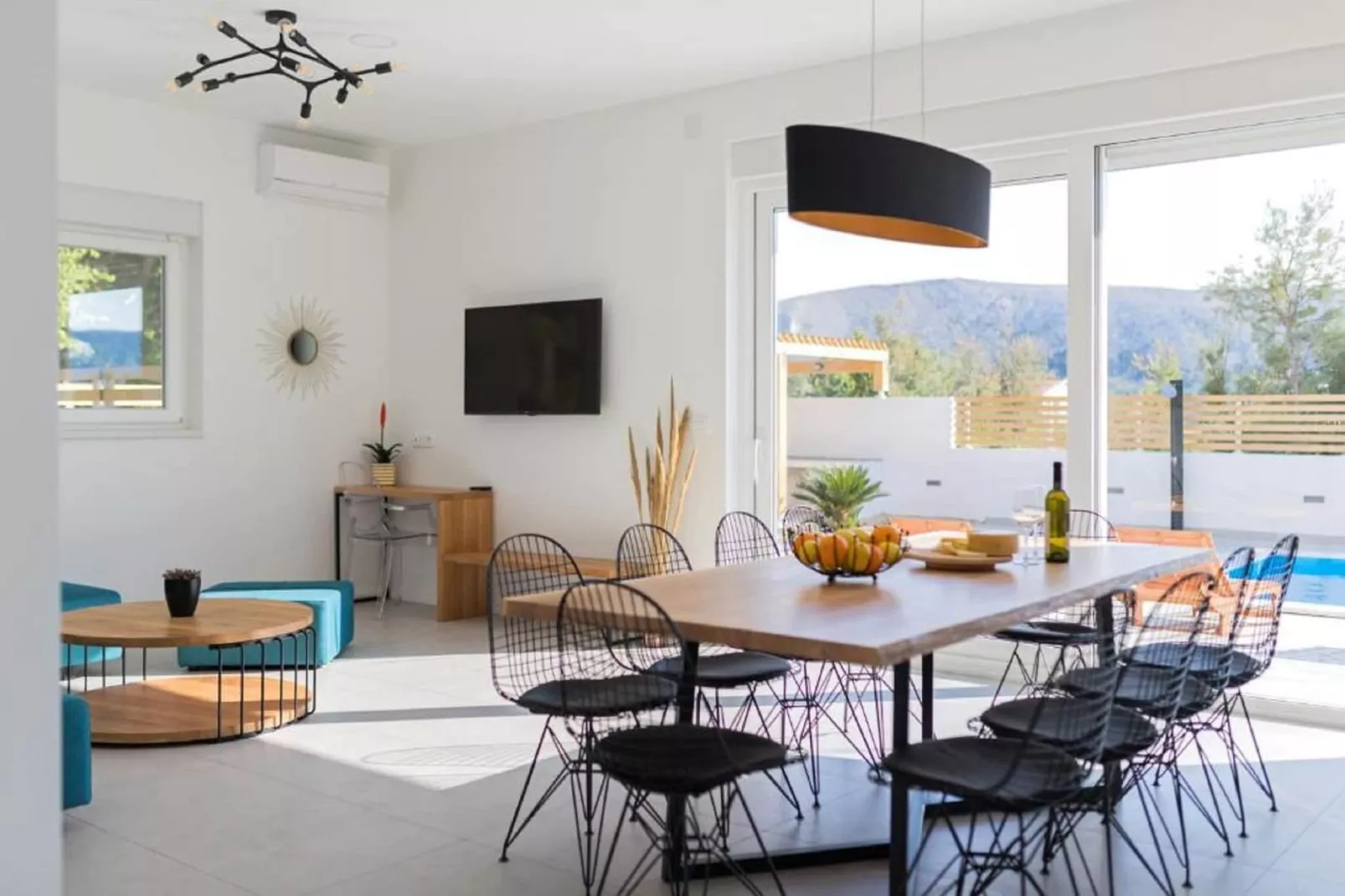 Luxury Villas Bellavista - Four Bedroom Villa with Pool (Villa 1)-Eetkamer