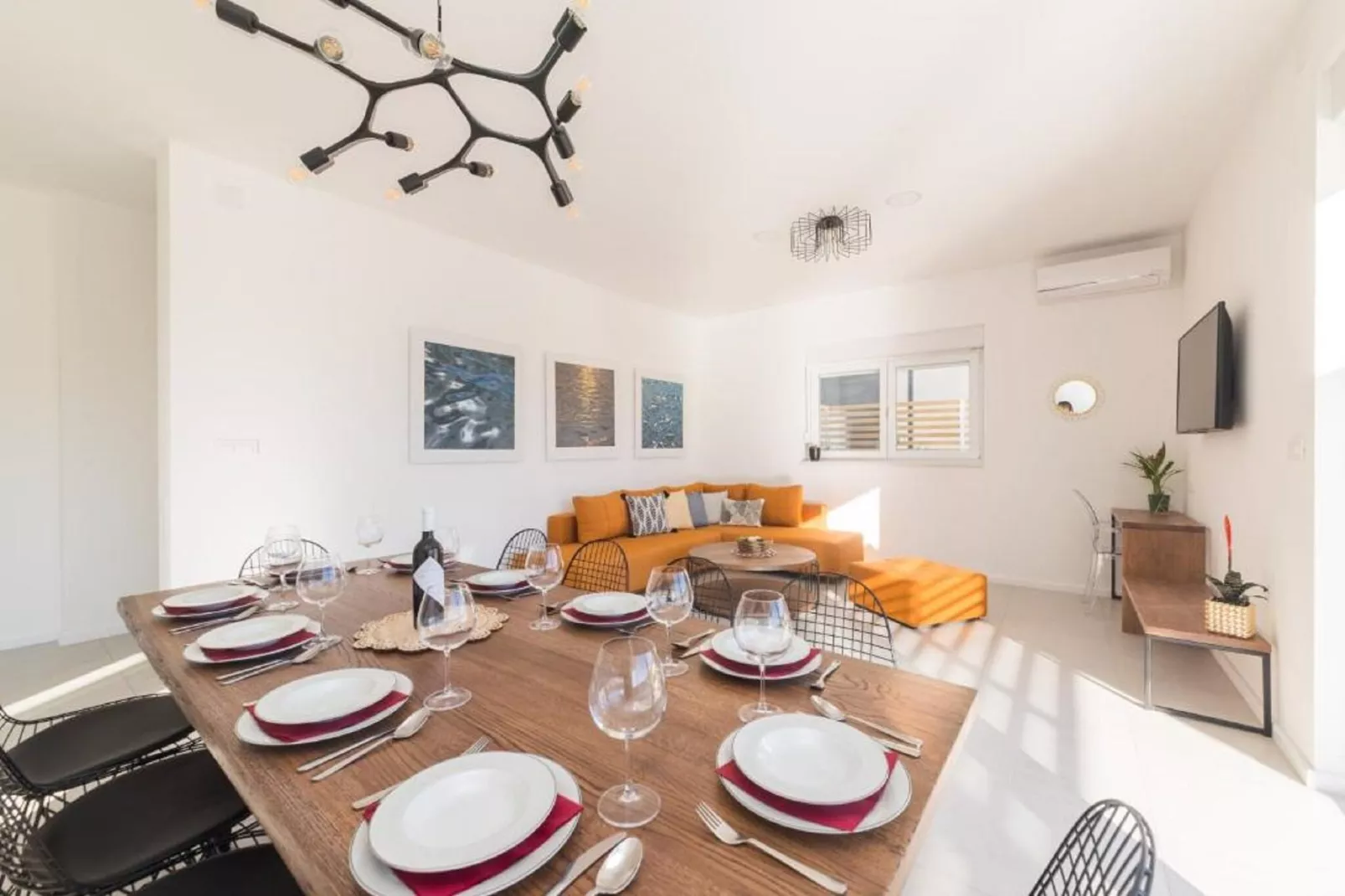 Luxury Villas Bellavista - Four Bedroom Villa with Pool (Villa 2)-Eetkamer