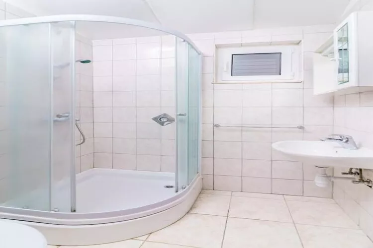 Lumbarda Resort Apartments - Standard One-Bedroom Apartment  A1-Badkamer
