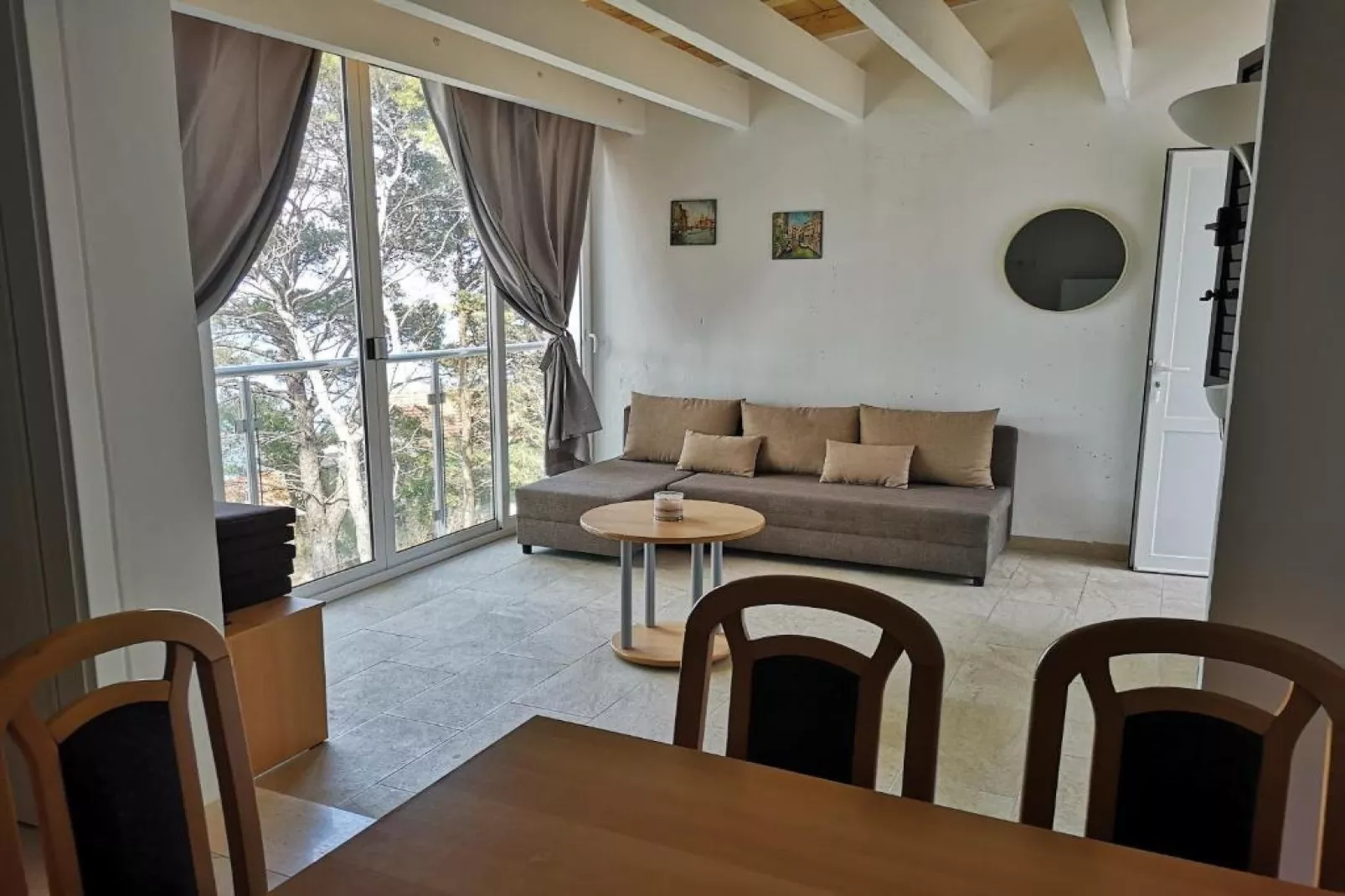 Lumbarda Resort Apartments - Comfort Two-Bedroom Apartment  D5-Woonkamer