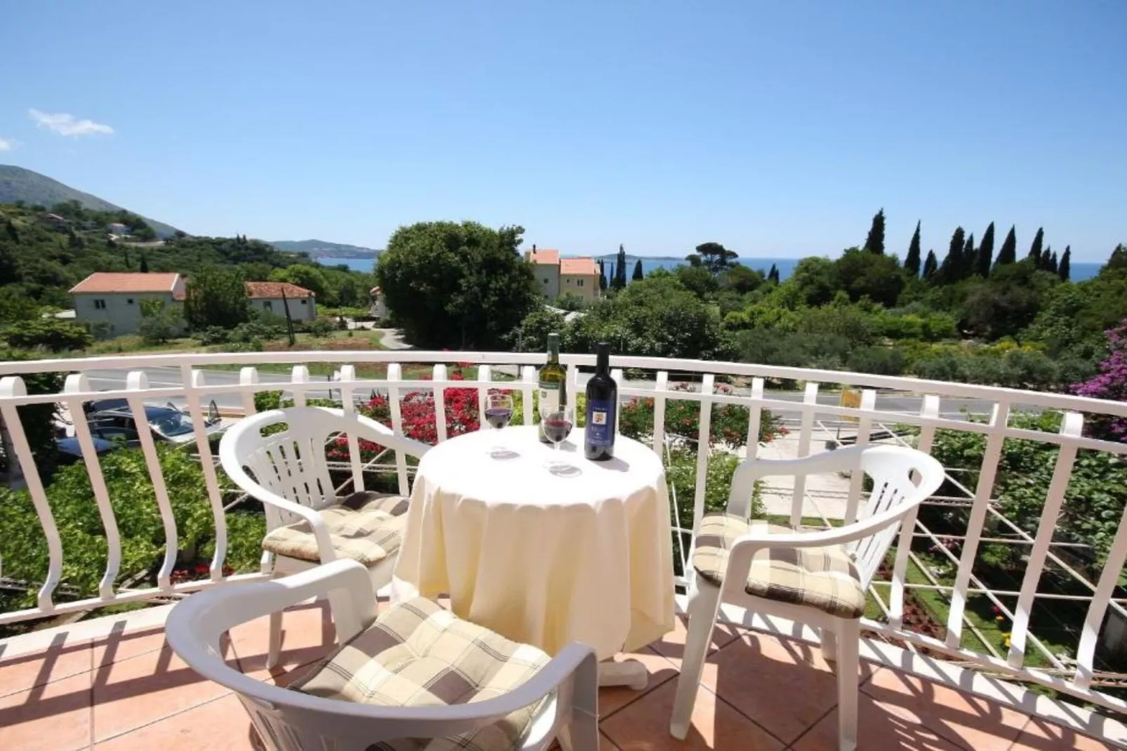 Two Bedroom Apartment With Sea View 12-Terrasbalkon