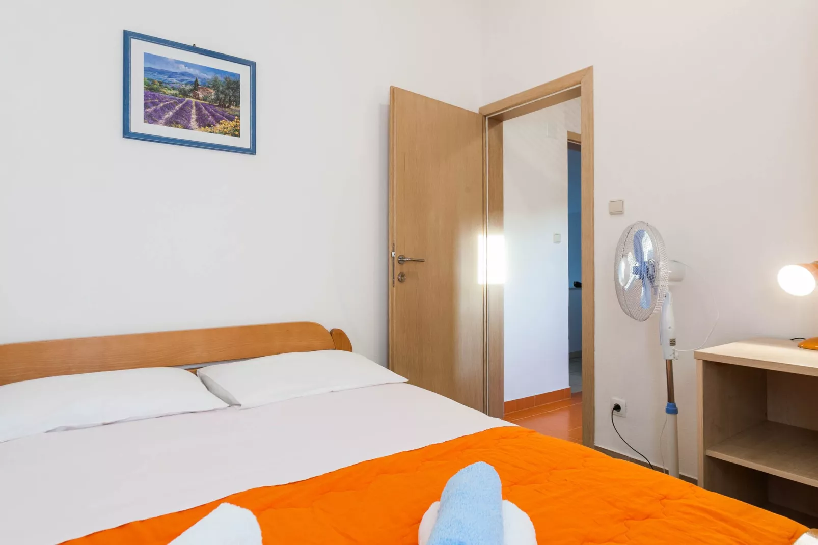 Cozy Apartments in Zadar with Sea and Mountain Views - Studio Apartment with Mountain View (owner 4)-Slaapkamer